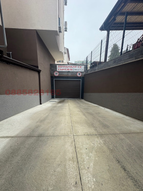 Обява Продава ПАРКОМЯСТО,град Пазарджик, Идеален център