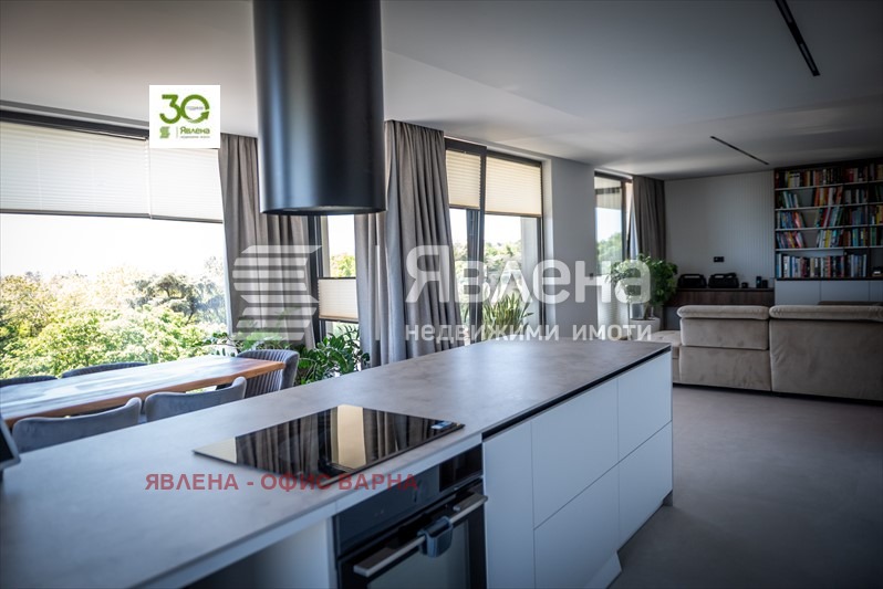 Продава 4-СТАЕН, град Варна, к.к. Св.Св. Константин и Елена • 900000 € / 1760247.00 лв. • 19597625 1 — Holmes.bg Продава 4-СТАЕН, град Варна, к.к. Св.Св. Константин и Елена • 900000 € / 1760247.00 лв. • 19597625 1