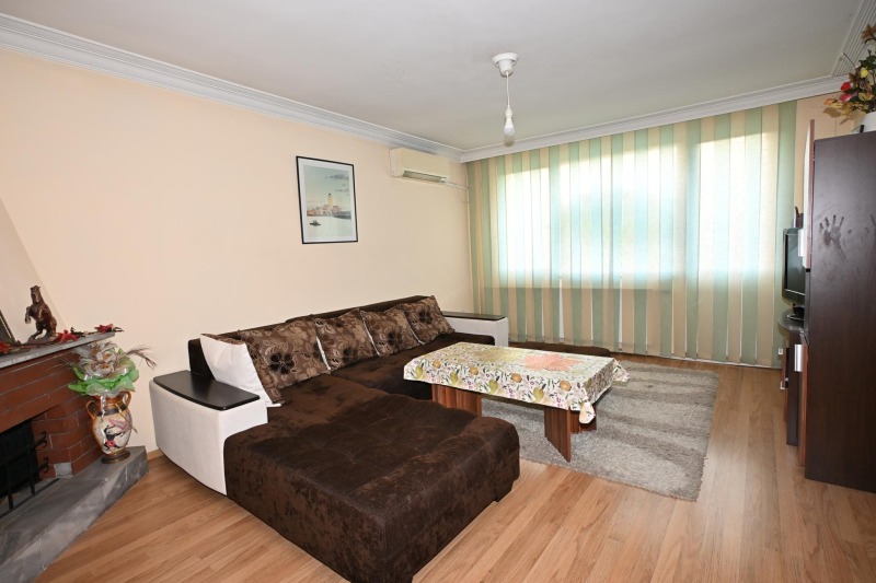 Продава ЕТАЖ ОТ КЪЩА, град Перник, Пригаров район • 159000 € • 63058531 1 — Holmes.bg Продава ЕТАЖ ОТ КЪЩА, град Перник, Пригаров район • 159000 € • 63058531 1
