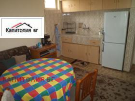 Продажба на етажи от къща в град Кърджали - изображение 10 