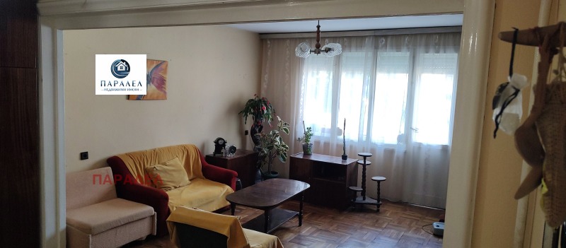 Продава 4-СТАЕН, град Добрич, Свети Георги • 210000 € / 410724.30 лв. • 69430773 1 — Holmes.bg Продава 4-СТАЕН, град Добрич, Свети Георги • 210000 € / 410724.30 лв. • 69430773 1
