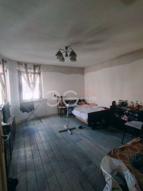 Обява Продава ЕТАЖ ОТ КЪЩА,град Варна, Левски 2>