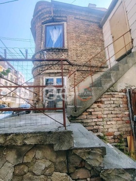 Обява Продава ЕТАЖ ОТ КЪЩА,град Варна, Левски 2