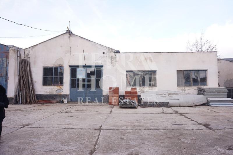Продава  Пром. помещение град Добрич , Промишлена зона - Запад , 2500 кв.м | 16246987 - изображение [2]
