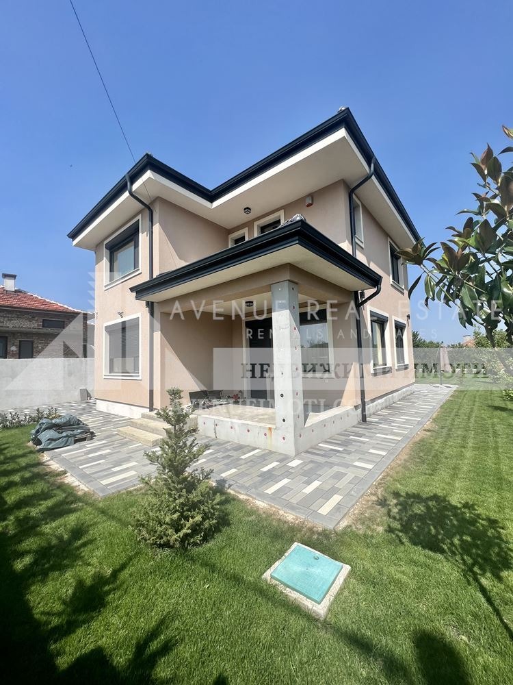 Продава  Къща, област Пловдив, с. Брестник •  450 000 EUR • ID 56361043 — holmes.bg - [1] 
