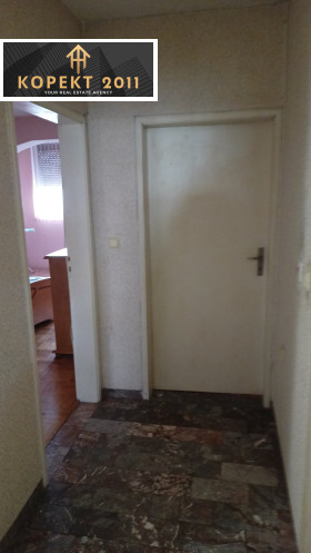 Обява Продава 3-СТАЕН,град Русе, Широк център