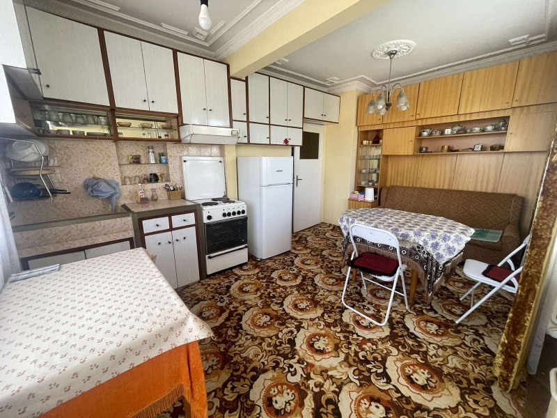 Продава 3-СТАЕН, област Шумен, гр. Смядово • 90000 € / 176024.70 лв. • 57867756 1 — Holmes.bg Продава 3-СТАЕН, област Шумен, гр. Смядово • 90000 € / 176024.70 лв. • 57867756 1