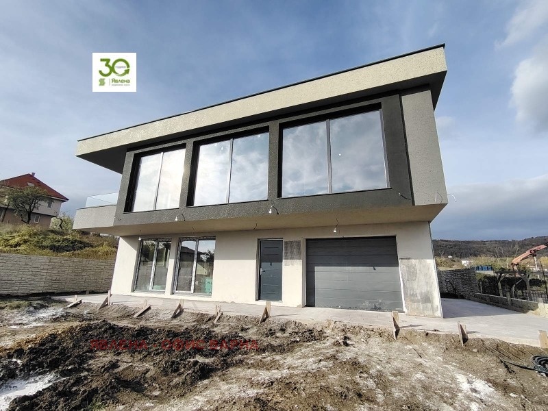 Продава КЪЩА, град Варна, Изгрев • 440000 € / 860565.20 лв. • 37319024 1 — Holmes.bg Продава КЪЩА, град Варна, Изгрев • 440000 € / 860565.20 лв. • 37319024 1