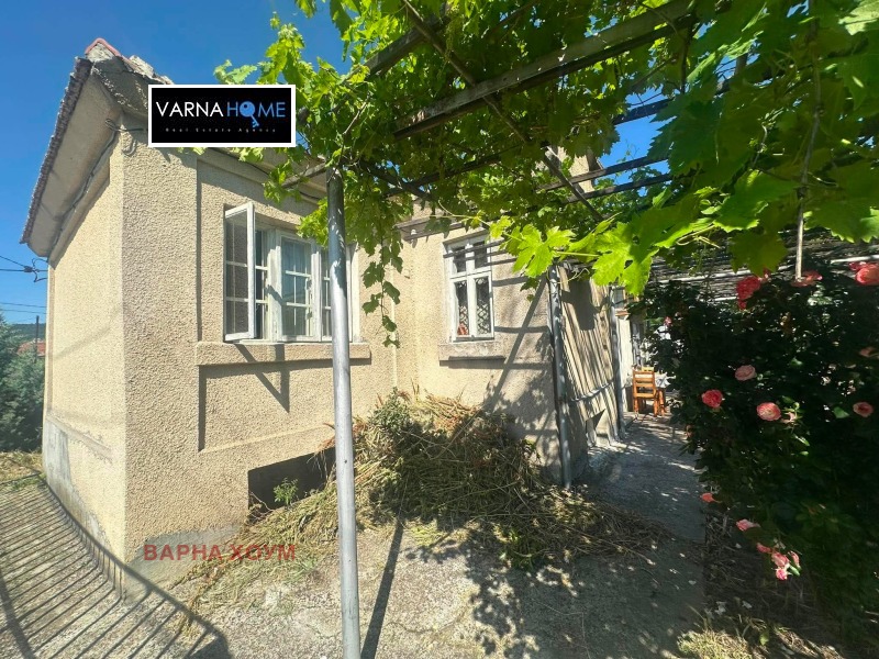 Продава КЪЩА, област Варна, гр. Суворово • 119900 € / 234504.02 лв. • 35627965 1 — Holmes.bg Продава КЪЩА, област Варна, гр. Суворово • 119900 € / 234504.02 лв. • 35627965 1