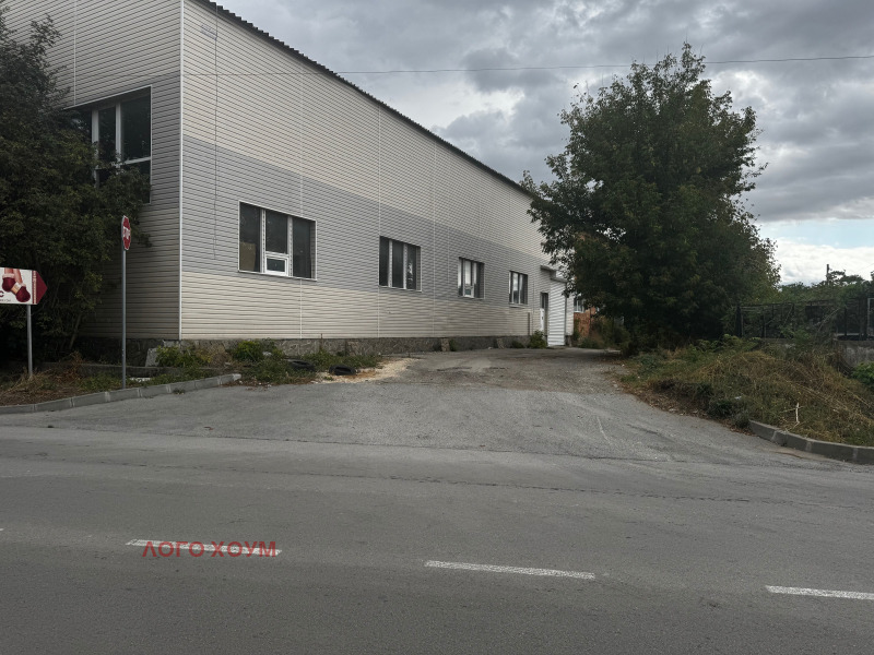 Продава ПРОМ. ПОМЕЩЕНИЕ, град Добрич, Промишлена зона - Север • 460000 € / 899681.80 лв. • 54302419 1 — Holmes.bg Продава ПРОМ. ПОМЕЩЕНИЕ, град Добрич, Промишлена зона - Север • 460000 € / 899681.80 лв. • 54302419 1