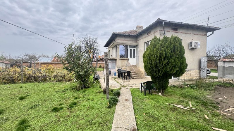 Продава КЪЩА, област Русе, с. Бъзън • 105000 € / 205362.15 лв. • 79072202 1 — Holmes.bg Продава КЪЩА, област Русе, с. Бъзън • 105000 € / 205362.15 лв. • 79072202 1