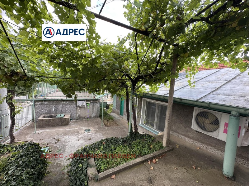 Продава КЪЩА, град Плевен, 9-ти квартал • 76000 € / 148643.08 лв. • 79774759 1 — Holmes.bg Продава КЪЩА, град Плевен, 9-ти квартал • 76000 € / 148643.08 лв. • 79774759 1