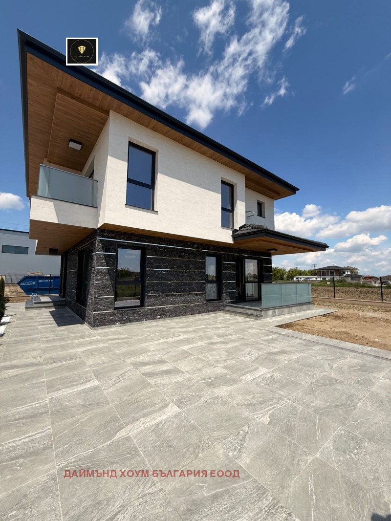 Продава КЪЩА, град Пловдив, Коматево • 368000 € / 719745.44 лв. • 51557372 1 — Holmes.bg Продава КЪЩА, град Пловдив, Коматево • 368000 € / 719745.44 лв. • 51557372 1