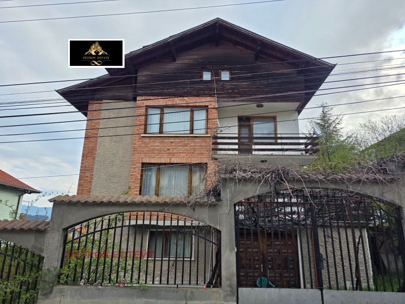 Продава КЪЩА, област Пазарджик, гр. Велинград • 1975000 € / 3862764.25 лв. • 77396193 1 — Holmes.bg Продава КЪЩА, област Пазарджик, гр. Велинград • 1975000 € / 3862764.25 лв. • 77396193 1
