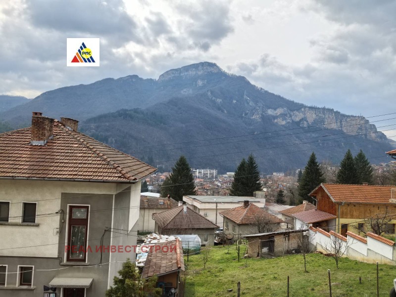 Продава КЪЩА, област Ловеч, гр. Тетевен • 114000 € • 74896742 1 — Holmes.bg Продава КЪЩА, област Ловеч, гр. Тетевен • 114000 € • 74896742 1