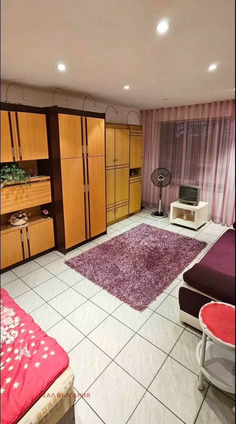 Продава 2-СТАЕН, град Русе, Родина 2 • 89000 € / 174068.87 лв. • 19506647 1 — Holmes.bg Продава 2-СТАЕН, град Русе, Родина 2 • 89000 € / 174068.87 лв. • 19506647 1