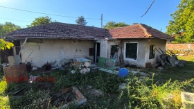 Продава Къща, с. Щръклево