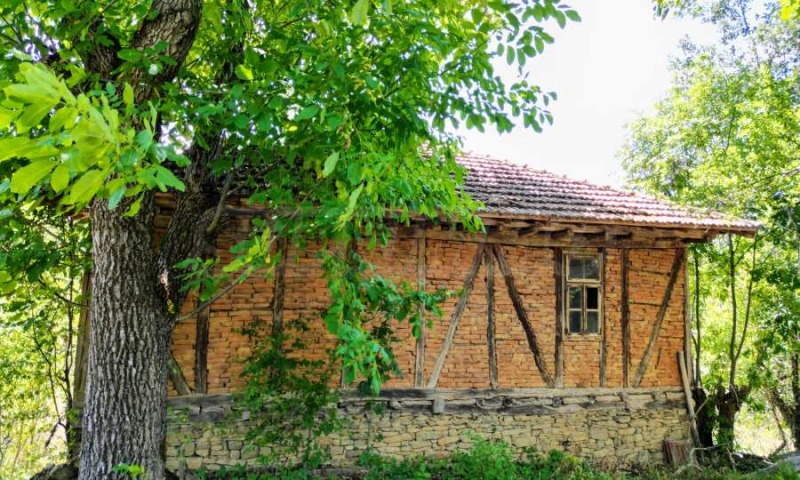 Продава КЪЩА, област Ловеч, гр. Априлци • 22500 € / 44006.17 лв. • 51718069 1 — Holmes.bg Продава КЪЩА, област Ловеч, гр. Априлци • 22500 € / 44006.17 лв. • 51718069 1