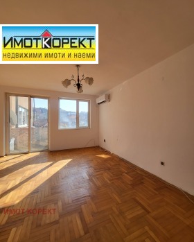 Обява Продава 3-СТАЕН,град Пазарджик, Идеален център