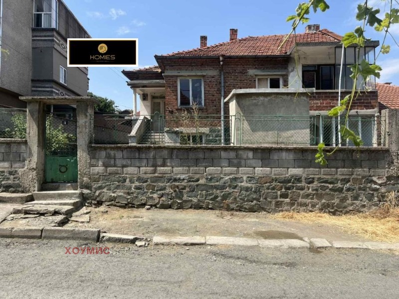 Продава КЪЩА, област Бургас, гр. Карнобат • 68000 € / 132996.44 лв. • 46984293 1 — Holmes.bg Продава КЪЩА, област Бургас, гр. Карнобат • 68000 € / 132996.44 лв. • 46984293 1
