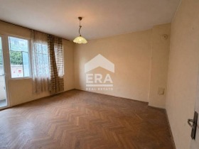Обява Продава 4-СТАЕН,град Варна, Център
