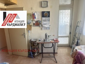 Обява Продава 2-СТАЕН,град Кърджали, Център>