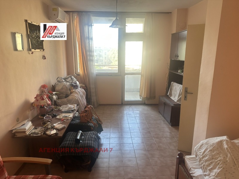Продава 2-СТАЕН, град Кърджали, Център • 70000 € / 136908.10 лв. • 12528453 1 — Holmes.bg Продава 2-СТАЕН, град Кърджали, Център • 70000 € / 136908.10 лв. • 12528453 1