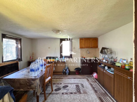 Обява Продава КЪЩА,град Перник, Църква