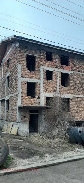 Продажба на имоти в гр. Сливница, област София - изображение 19 