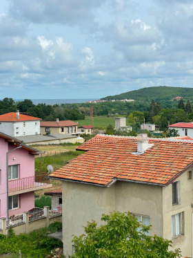 Продава Къща, с. Шкорпиловци