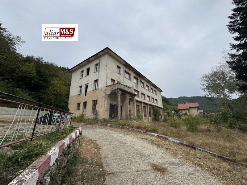 Продава КЪЩА, област София, с. Батулия • 190000 € • 36467985 1 — Holmes.bg Продава КЪЩА, област София, с. Батулия • 190000 € • 36467985 1