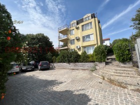 Продажба на четеристайни апартаменти в град Варна - изображение 20 