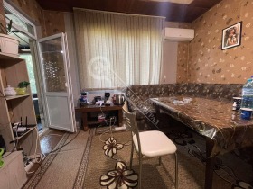 Продава Етаж от къща, гр. Павликени