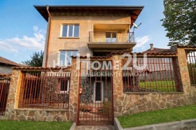 Продава Къща, гр. Батановци
