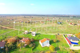 ПАРЦЕЛ, 640 m2 - Holmes.bg ПАРЦЕЛ, 640 m2