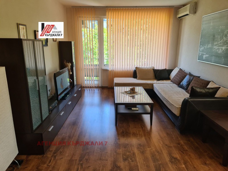 Продава МНОГОСТАЕН, град Кърджали, Студен кладенец • 135000 € • 85159517 1 — Holmes.bg Продава МНОГОСТАЕН, град Кърджали, Студен кладенец • 135000 € • 85159517 1