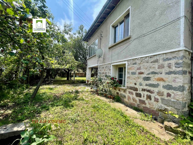 Продава КЪЩА, област Перник, с. Мещица • 128000 € / 250346.24 лв. • 83070842 1 — Holmes.bg Продава КЪЩА, област Перник, с. Мещица • 128000 € / 250346.24 лв. • 83070842 1