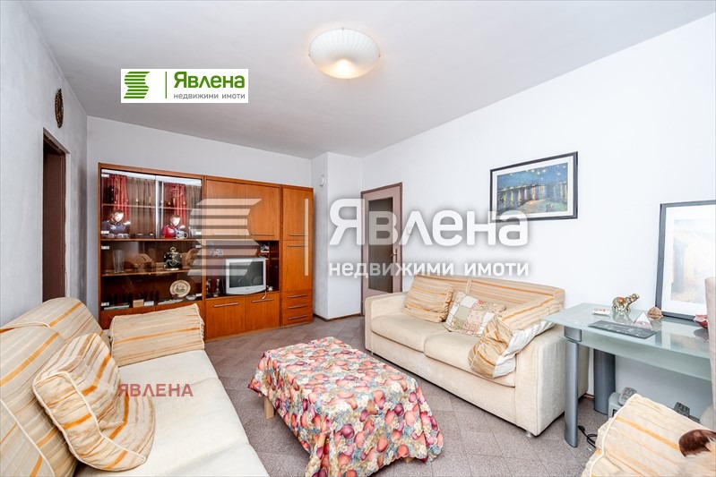 Продава 3-СТАЕН, град София, Красна поляна 1 • 170000 € / 332491.10 лв. • 52117001 1 — Holmes.bg Продава 3-СТАЕН, град София, Красна поляна 1 • 170000 € / 332491.10 лв. • 52117001 1