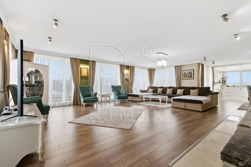 Продава МНОГОСТАЕН, град Пловдив, Център • 1050000 € / 2053621.50 лв. • 27208105 1 — Holmes.bg Продава МНОГОСТАЕН, град Пловдив, Център • 1050000 € / 2053621.50 лв. • 27208105 1