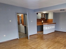 Обява Продава 2-СТАЕН,град Варна, Гранд Мол