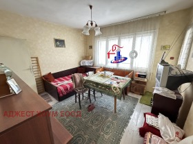 Продажба на етажи от къща в град Шумен - изображение 1 