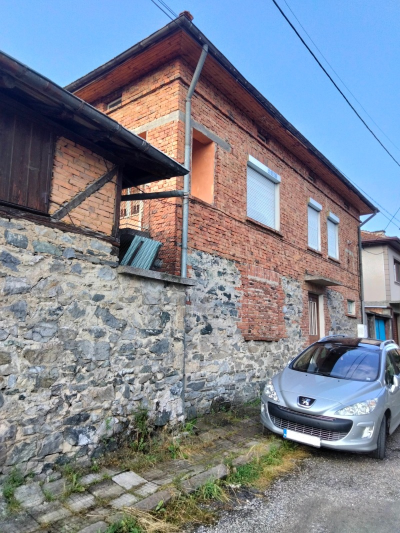 Продава КЪЩА, област Пазарджик, гр. Батак • 60000 € • 36168210 1 — Holmes.bg Продава КЪЩА, област Пазарджик, гр. Батак • 60000 € • 36168210 1