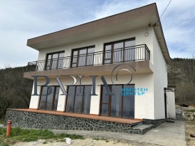 Продава къща град Варна Изгрев - [1] 
