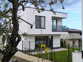 Обява Продава КЪЩА,град Варна, м-т Манастирски рид