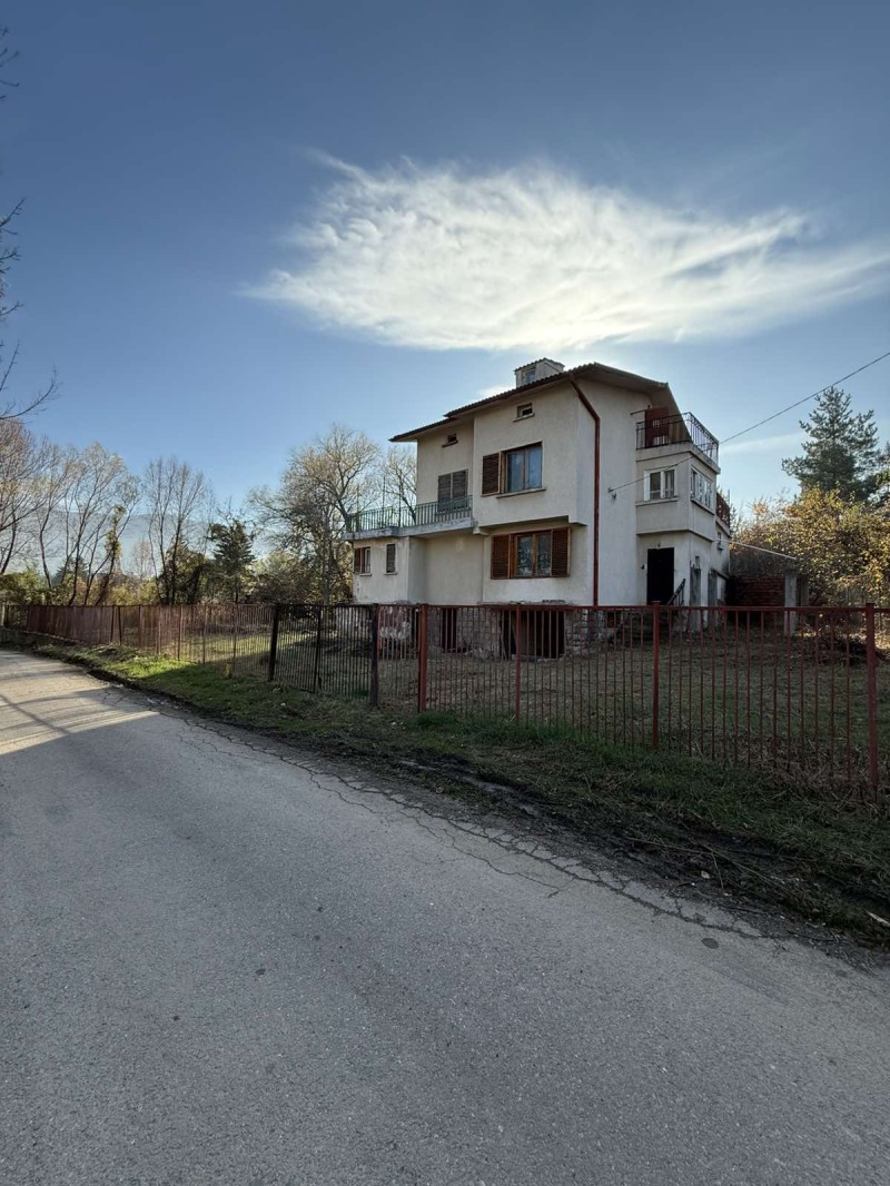 Продава КЪЩА, град София, Горна баня • 350000 € / 684540.50 лв. • 42014180 1 — Holmes.bg Продава КЪЩА, град София, Горна баня • 350000 € / 684540.50 лв. • 42014180 1