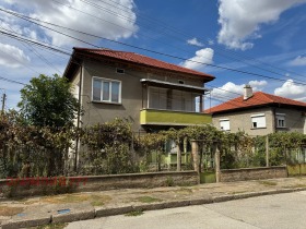 Продава Етаж от къща, град Плевен