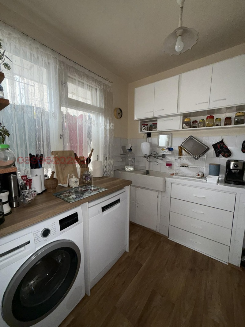 Продава 4-СТАЕН, град Шумен, Център • 300000 € / 586749.00 лв. • 98858231 1 — Holmes.bg Продава 4-СТАЕН, град Шумен, Център • 300000 € / 586749.00 лв. • 98858231 1