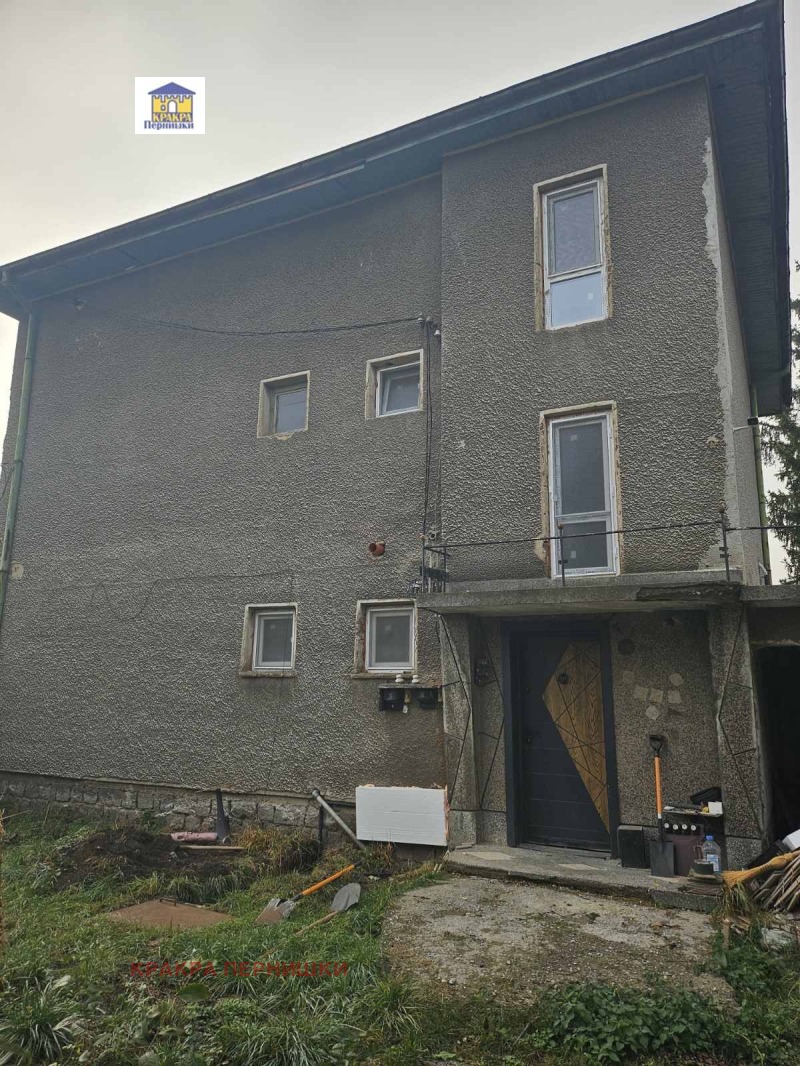 Продава КЪЩА, град Перник, Църква • 220000 € • 25154024 1 — Holmes.bg Продава КЪЩА, град Перник, Църква • 220000 € • 25154024 1