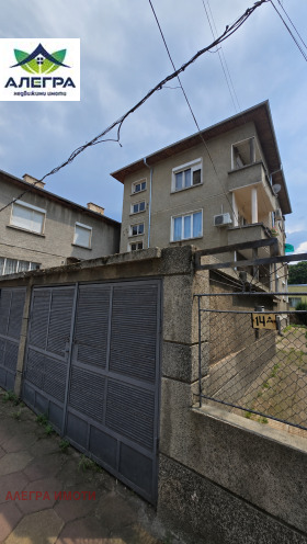 Продава Етаж от къща, град Пазарджик