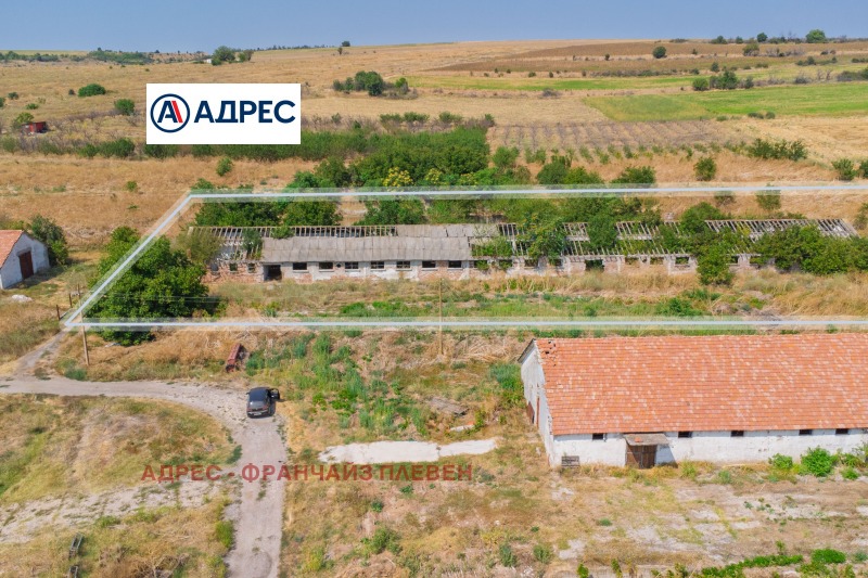 Продава СКЛАД, област Плевен, с. Буковлък • 15000 € • 35637363 1 — Holmes.bg Продава СКЛАД, област Плевен, с. Буковлък • 15000 € • 35637363 1